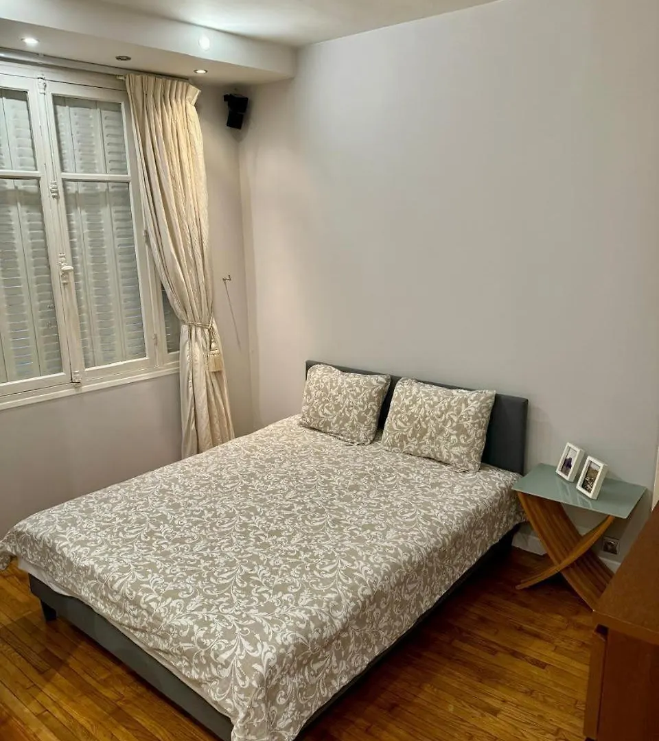 Appartement De 2 Chambres Au Coeur De Paryż Apartament