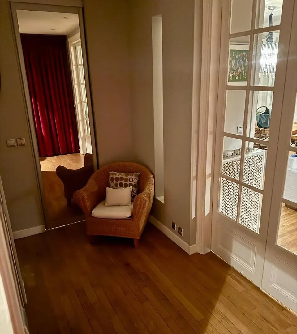 Appartement De 2 Chambres Au Coeur De Paris